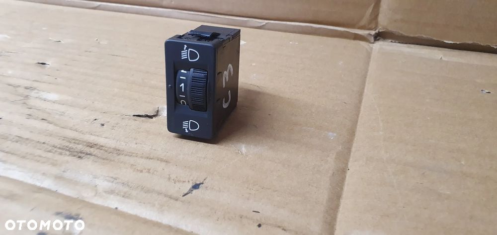 Przełącznik regulacji świateł Citroen C3 II 9666186877 - 3