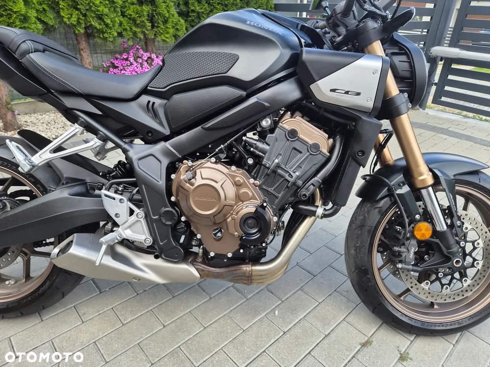 Honda CB - 12
