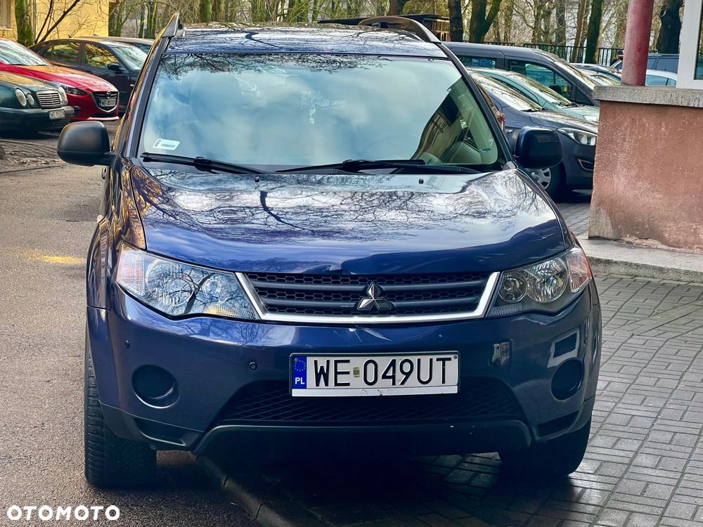 Mitsubishi Outlander 3.0 V6 XLS - 2