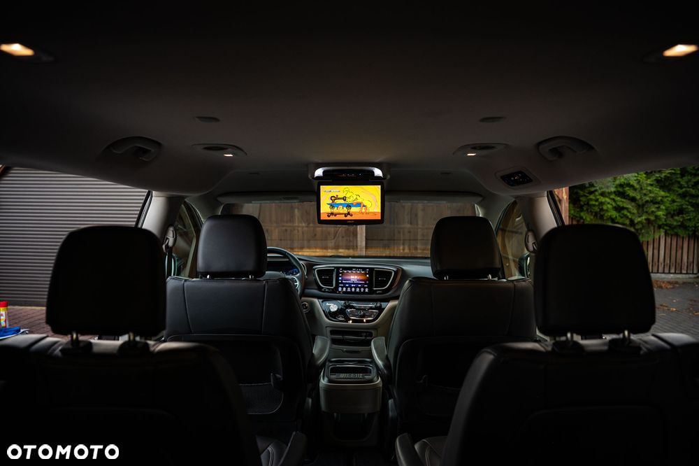 Chrysler Pacifica - 24
