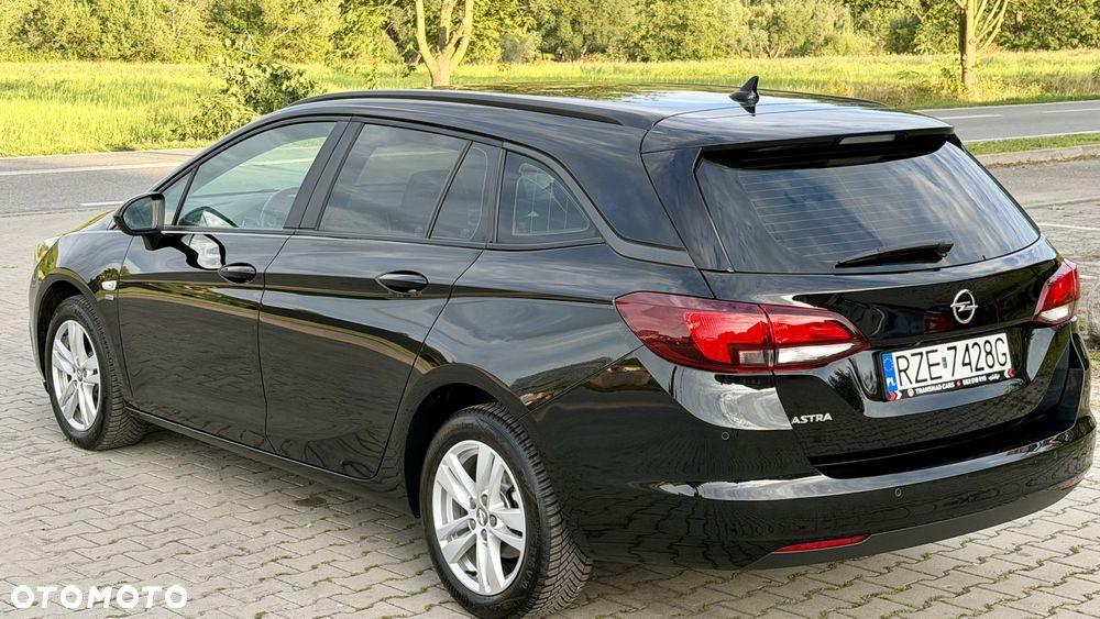 Opel Astra 1.4 Turbo Innovation - 23