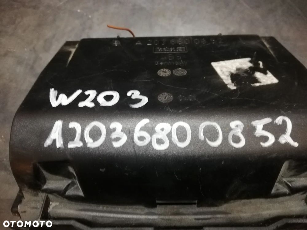 Mercedes W203 POPIELNICZKA OE A2036800852 - 2