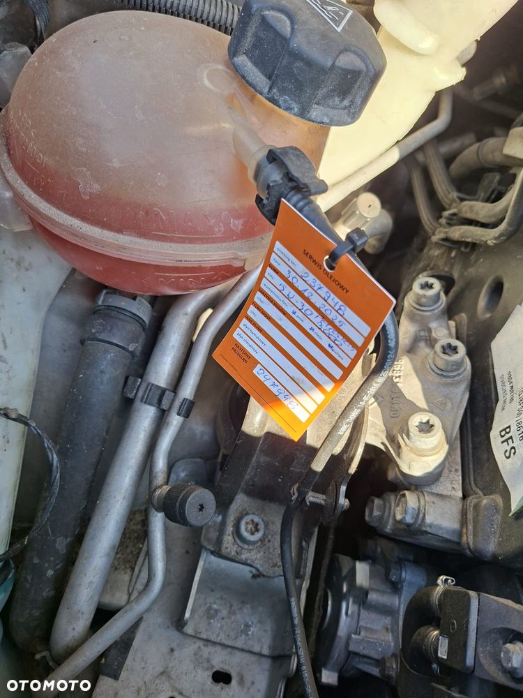 Peugeot 2008 1.6 e-HDi Allure S&S - 23