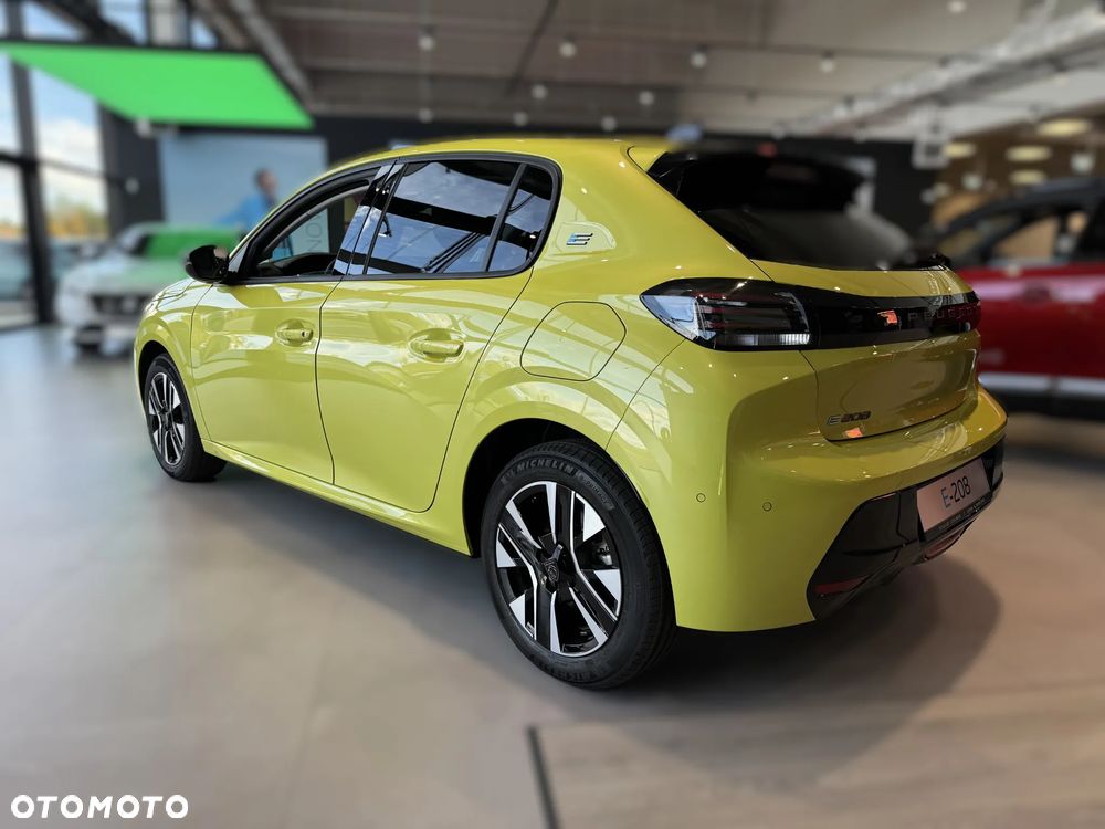 Peugeot 208 e-208 50kWh Allure - 6