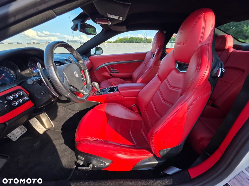 Maserati GranTurismo S Automat - 15
