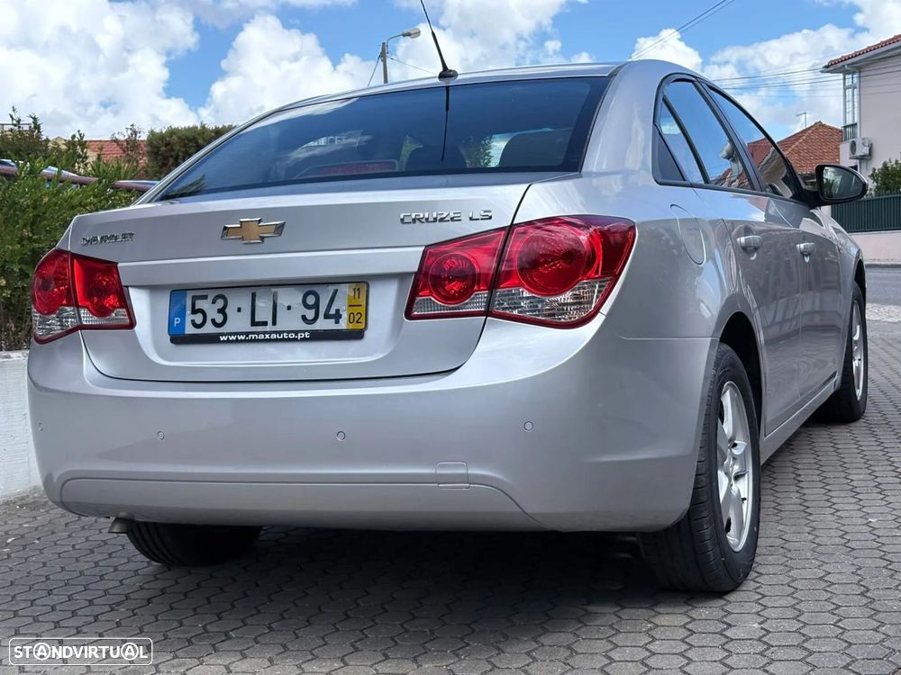 Chevrolet Cruze 1.6 LS - 20