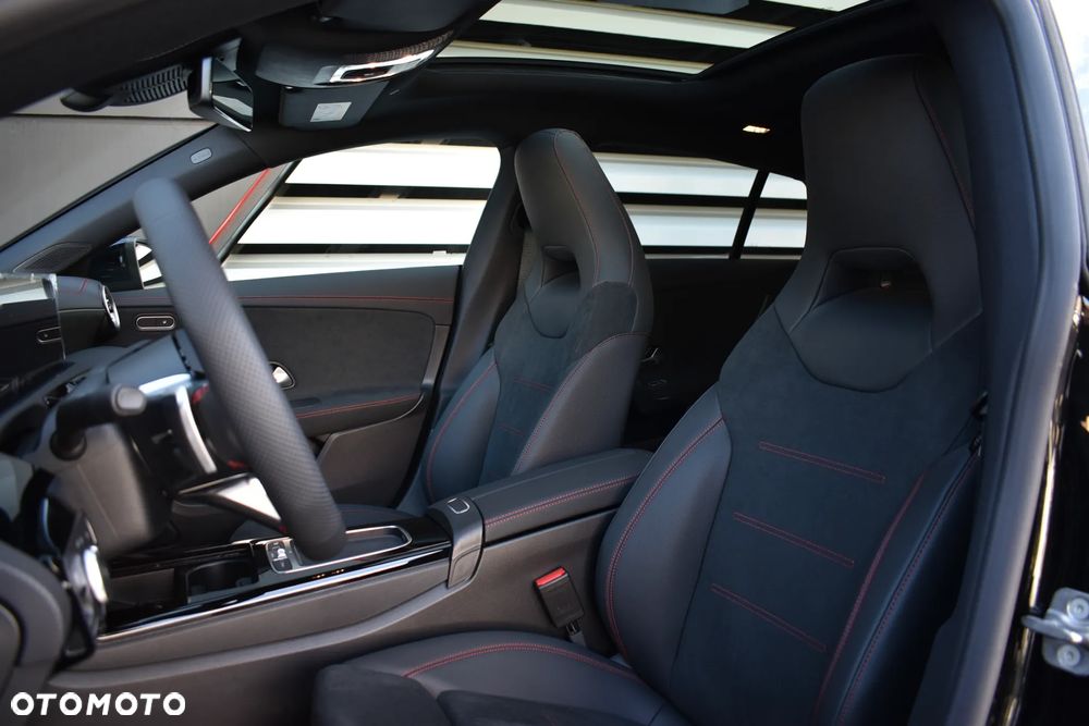 Mercedes-Benz CLA 200 d AMG Line 8G-DCT - 13