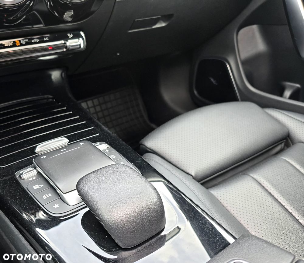 Mercedes-Benz CLA 220 AMG Line 7G-DCT - 38