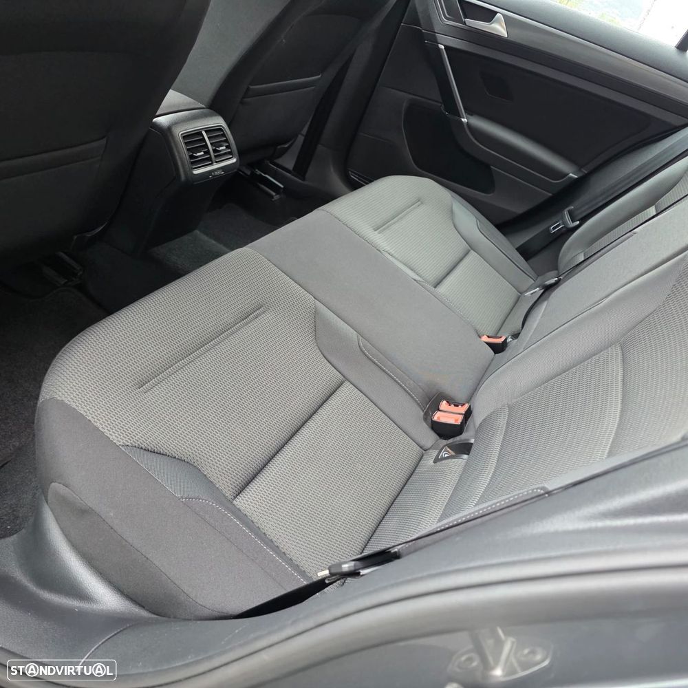 VW Golf Variant 1.6 TDi Confortline - 31