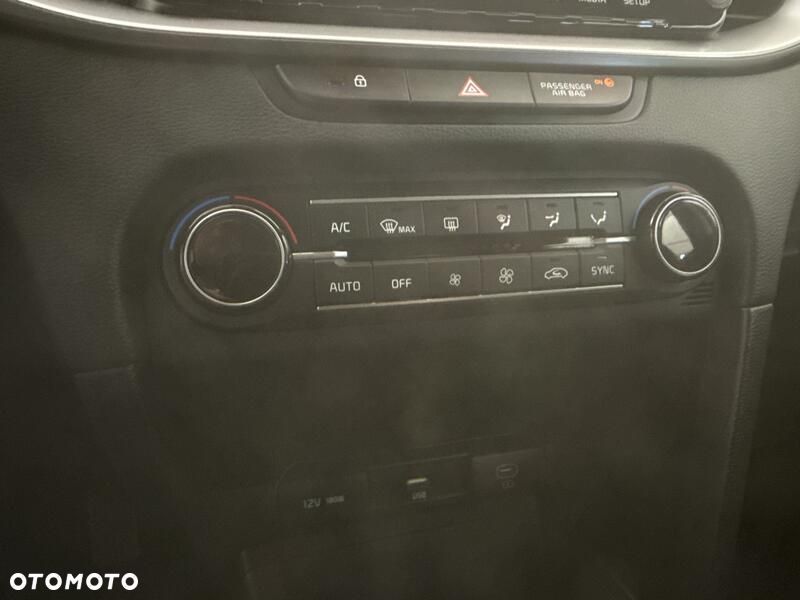 Kia Ceed 1.5 T-GDI M - 17