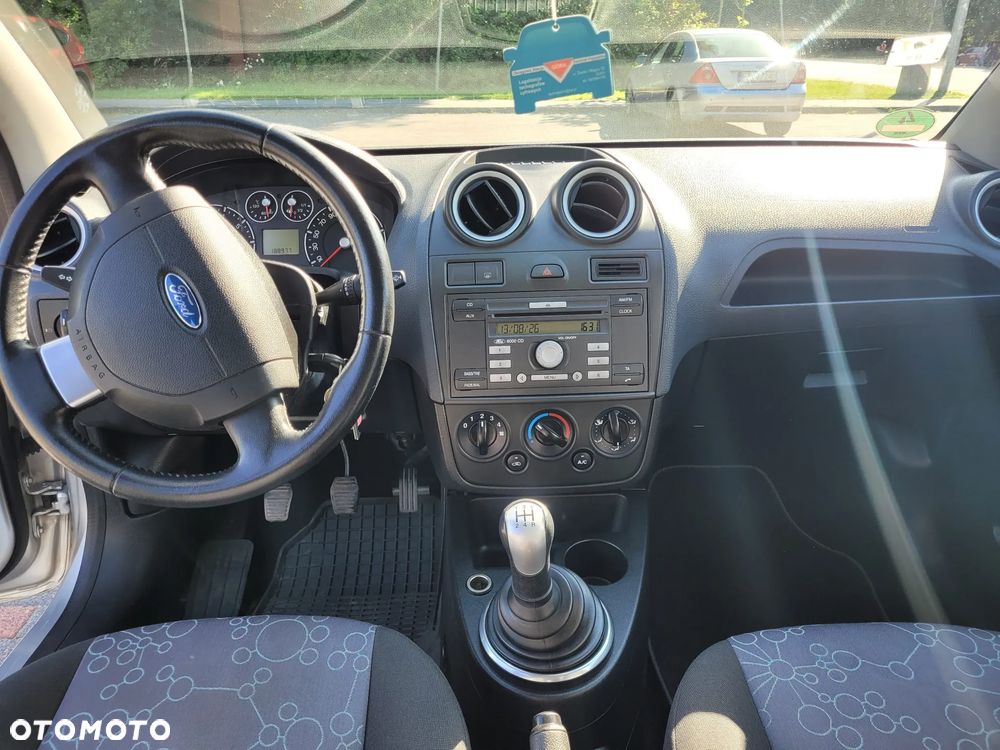 Ford Fiesta 1.4 Ambiente - 13