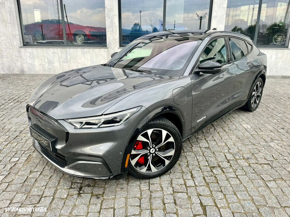 Ford Mustang Mach-E Alargada AWD - 2