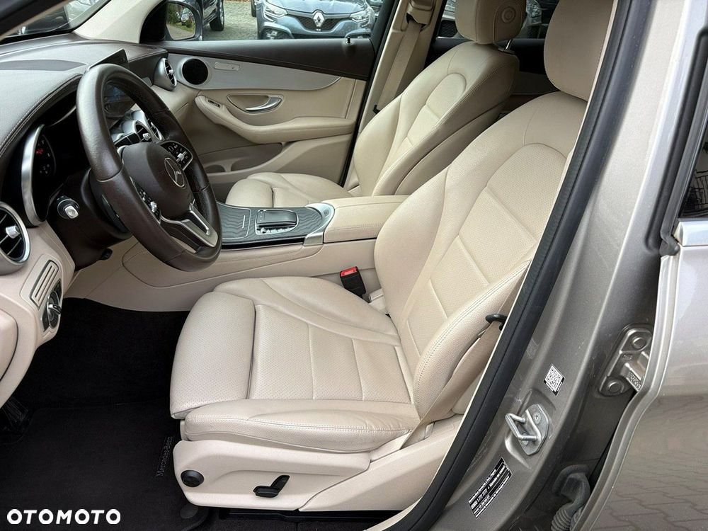 Mercedes-Benz GLC - 12