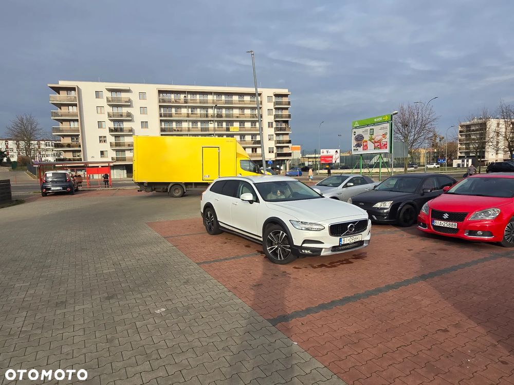 Volvo V90 Cross Country - 9