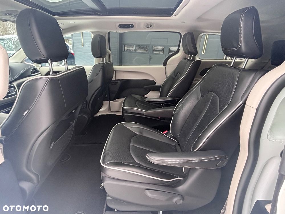 Chrysler Pacifica - 8