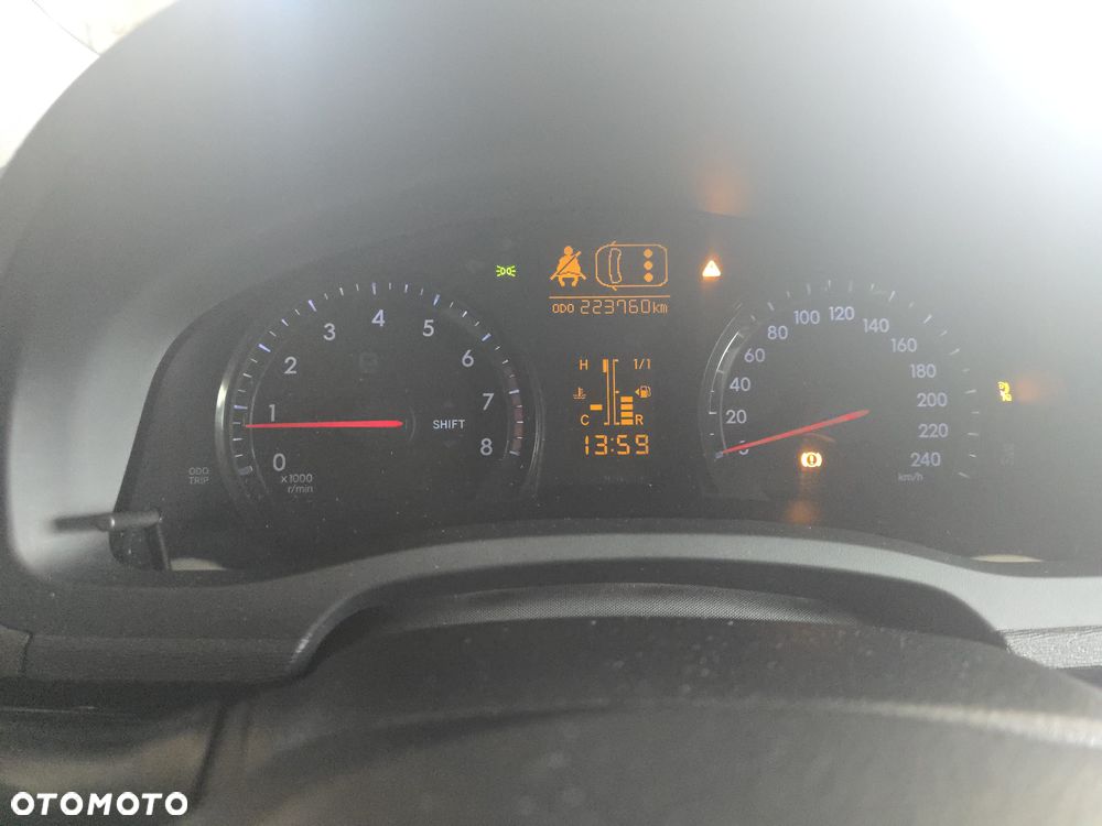 Toyota Avensis 1.8 Premium - 12