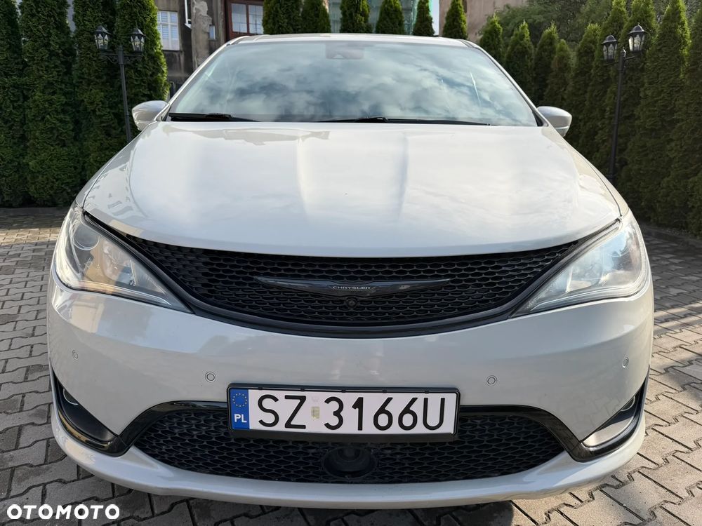 Chrysler Pacifica - 36