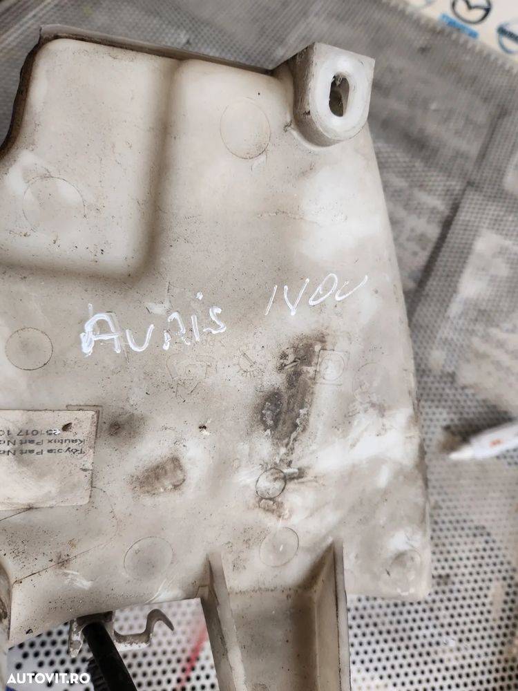 Bidonas Vas Lichid Parbriz Toyota Auris An 2013-2014-2015-2016-2017-2018 Dezmembrez Toyota Auris An - 6