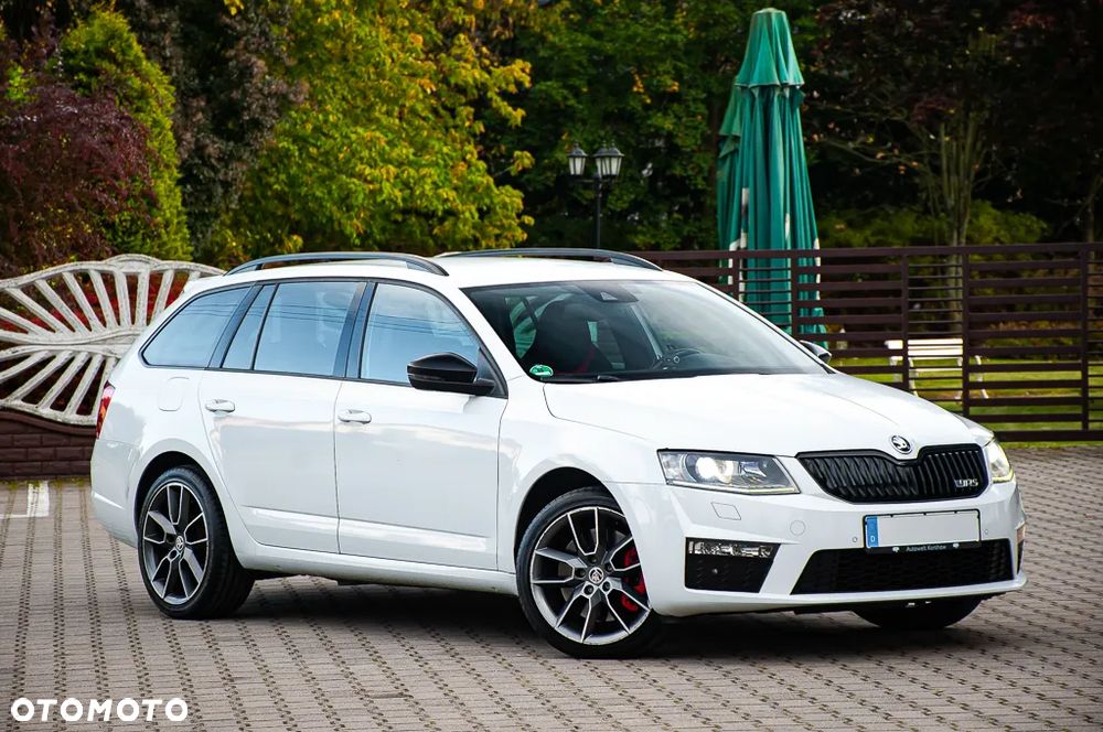 Skoda Octavia Combi 2.0 TDI DSG RS - 15