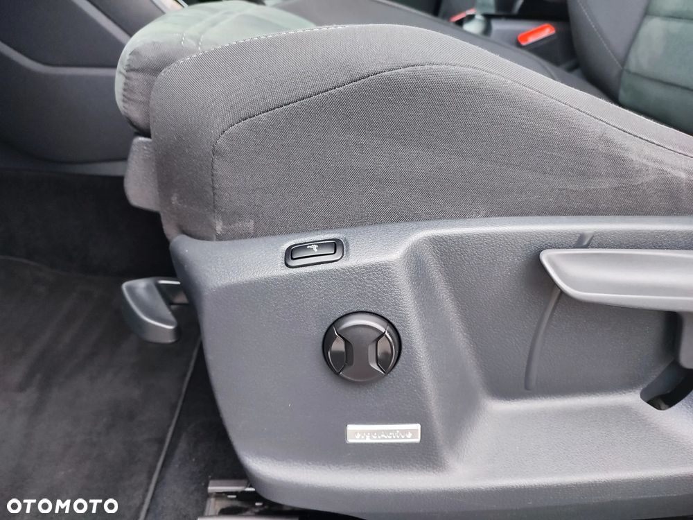 Volkswagen Touran 2.0 TDI BMT Comfortline DSG - 31