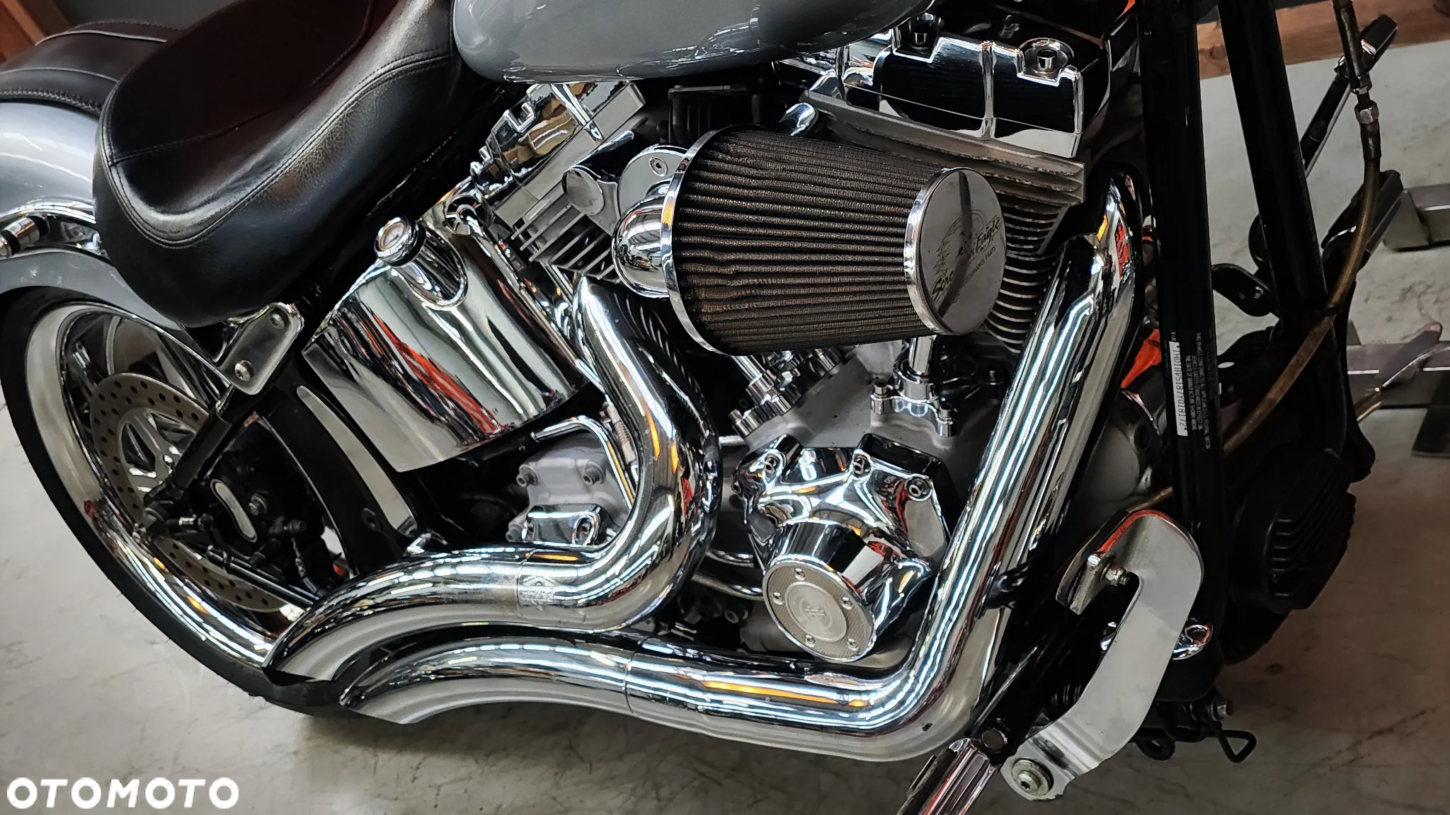 Harley-Davidson Softail Custom - 11