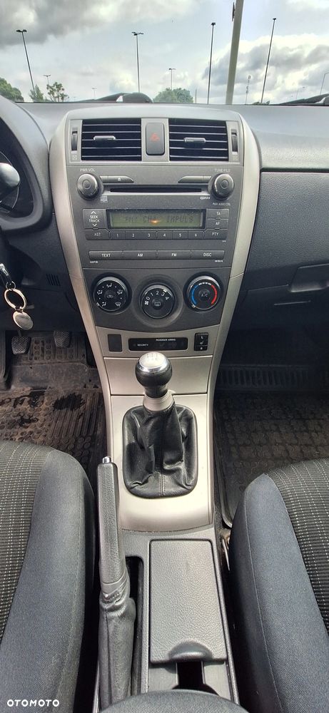 Toyota Corolla 1.6 VVT-i Luna - 4