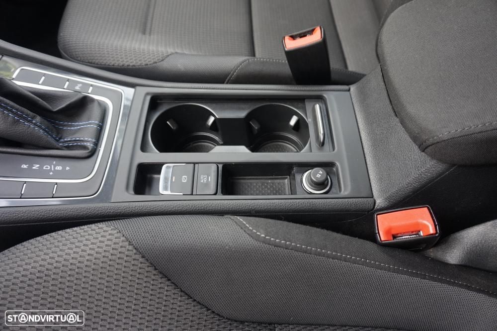 VW e-Golf AC/DC - 23