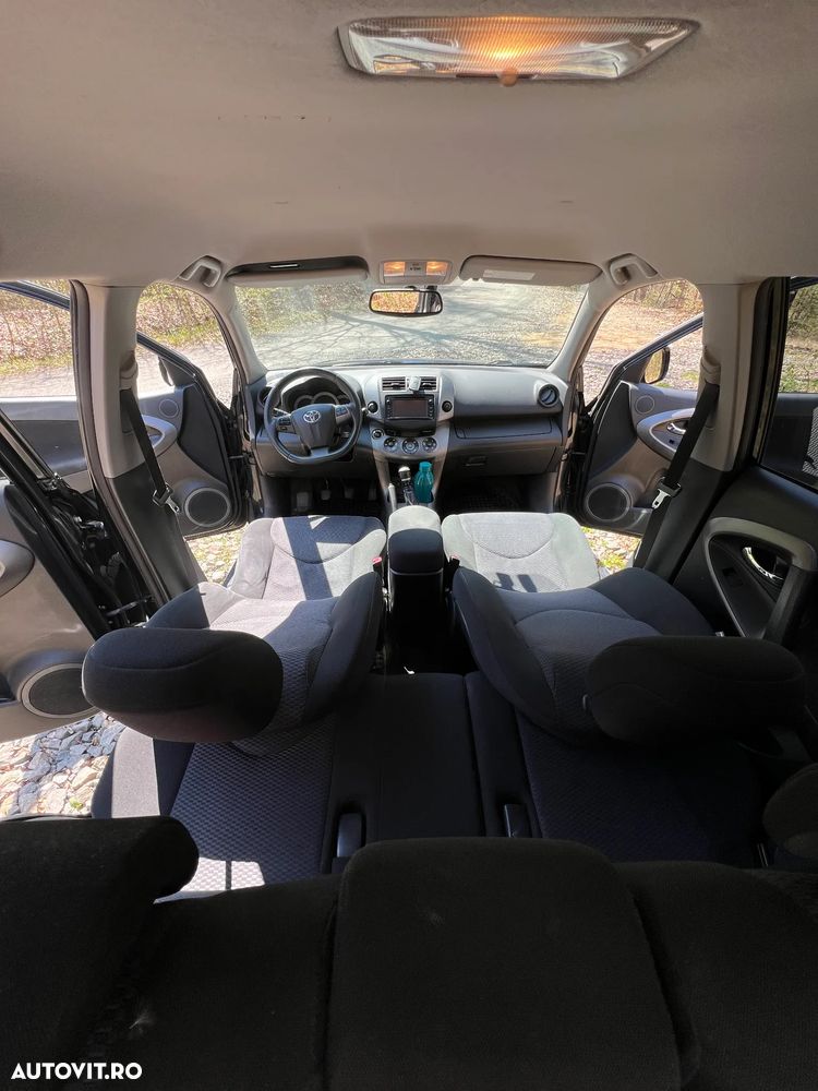 Toyota RAV4 - 6