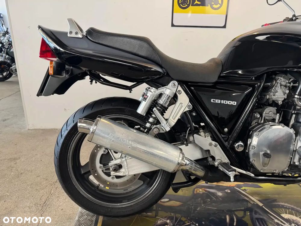 Honda CB - 16