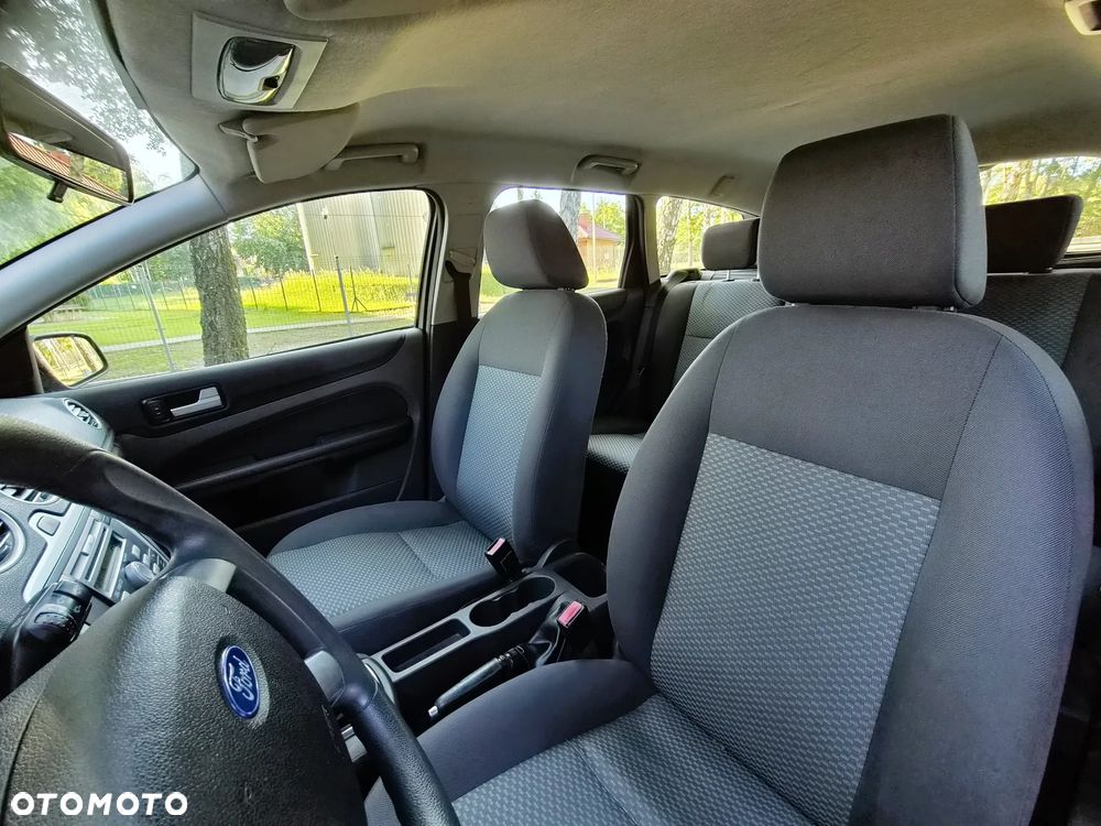 Ford Focus - 10