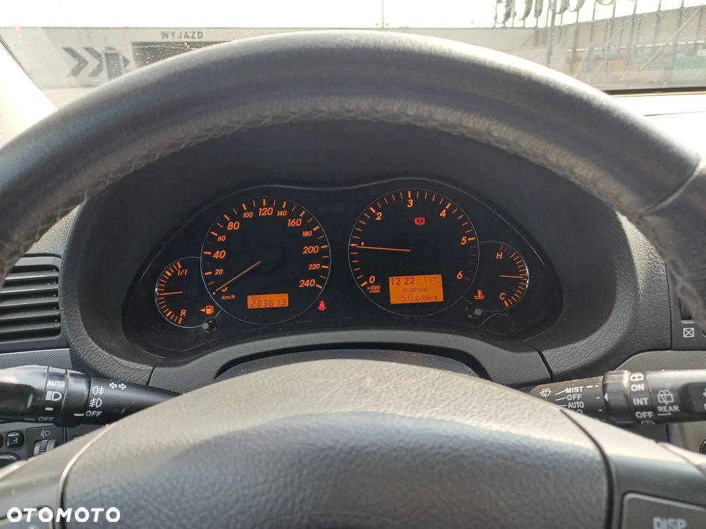 Toyota Avensis 2.0 D-4D - 12