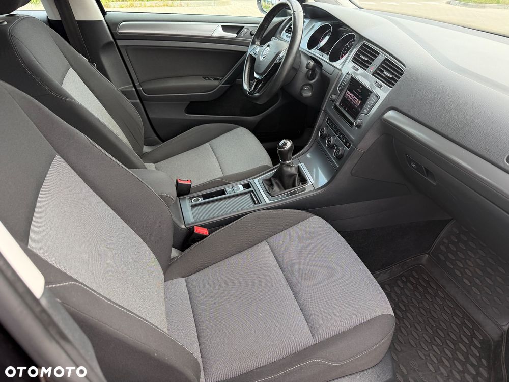 Volkswagen Golf 1.6 TDI BlueMotion Technology Comfortline - 21