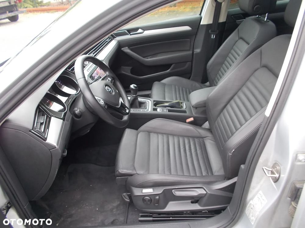 Volkswagen Passat - 8