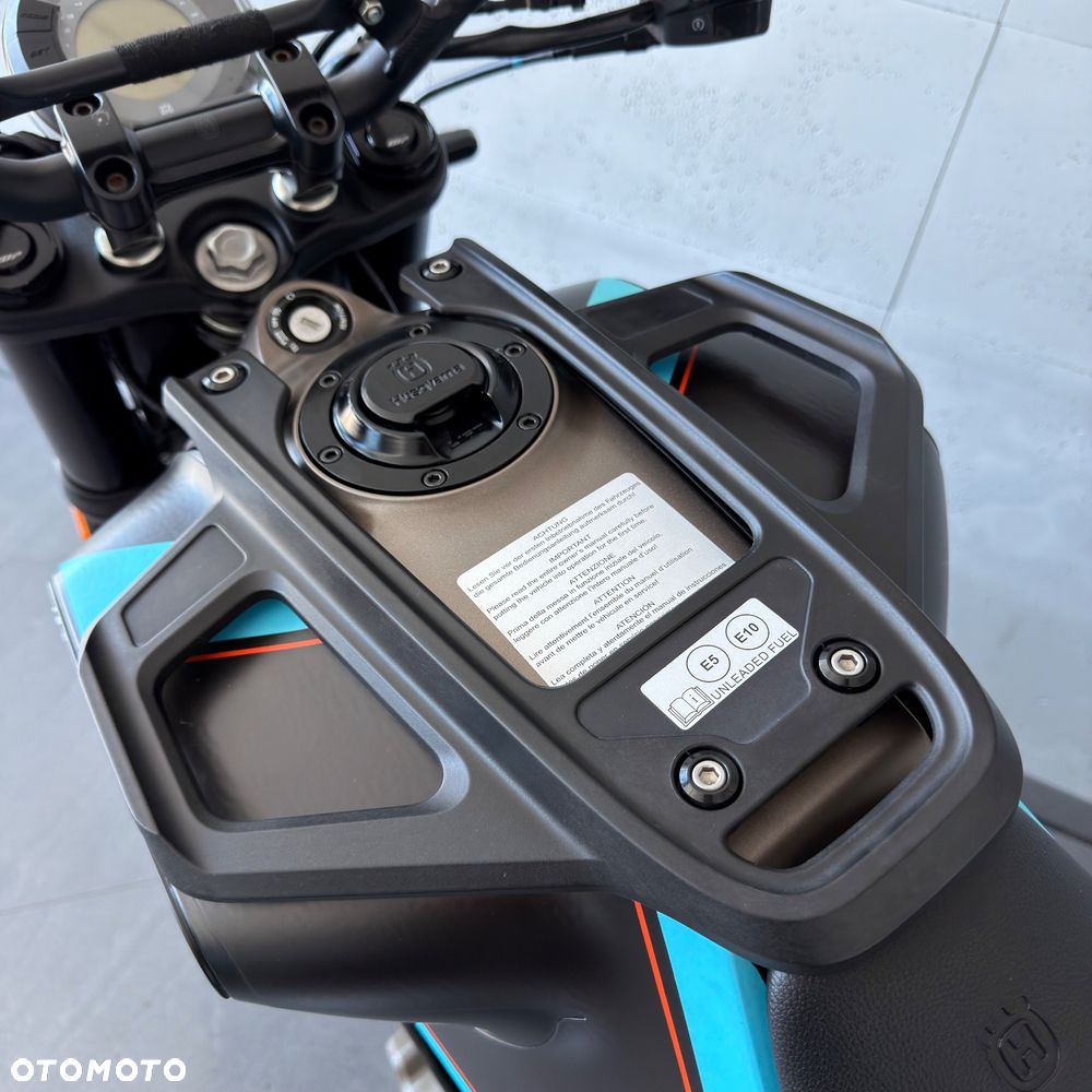 Husqvarna Svartpilen - 15