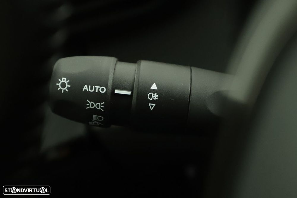 Peugeot 2008 1.2 PureTech Allure - 18