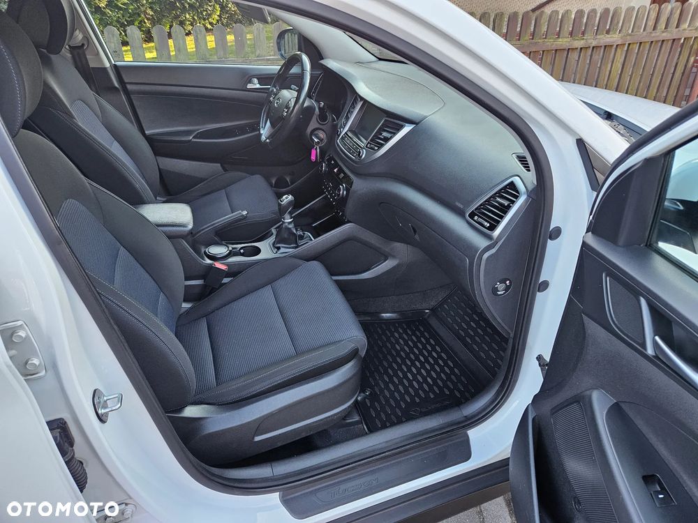 Hyundai Tucson 1.7 CRDI BlueDrive Style 2WD - 5