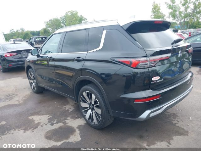 Mitsubishi Outlander - 3