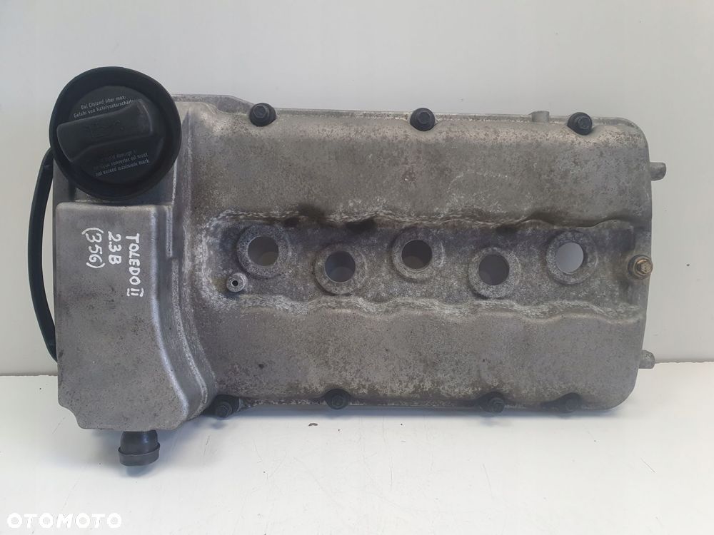 Seat Toledo II 2.3 V5 POKRYWA ZAWORÓW 066103475J - 4