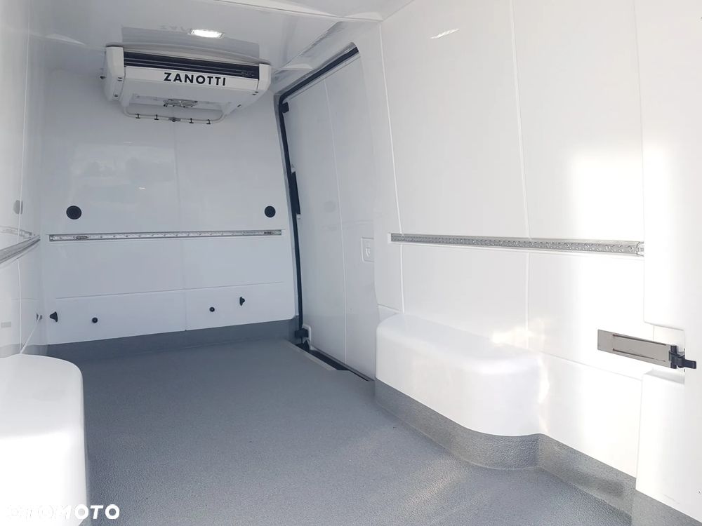 Volkswagen CRAFTER CHŁODNIA MROŹNIA AGREGAT IZOTERMA GRZANIE DŁUGI WYSOKI KLIMA TEMPOMAT - 18