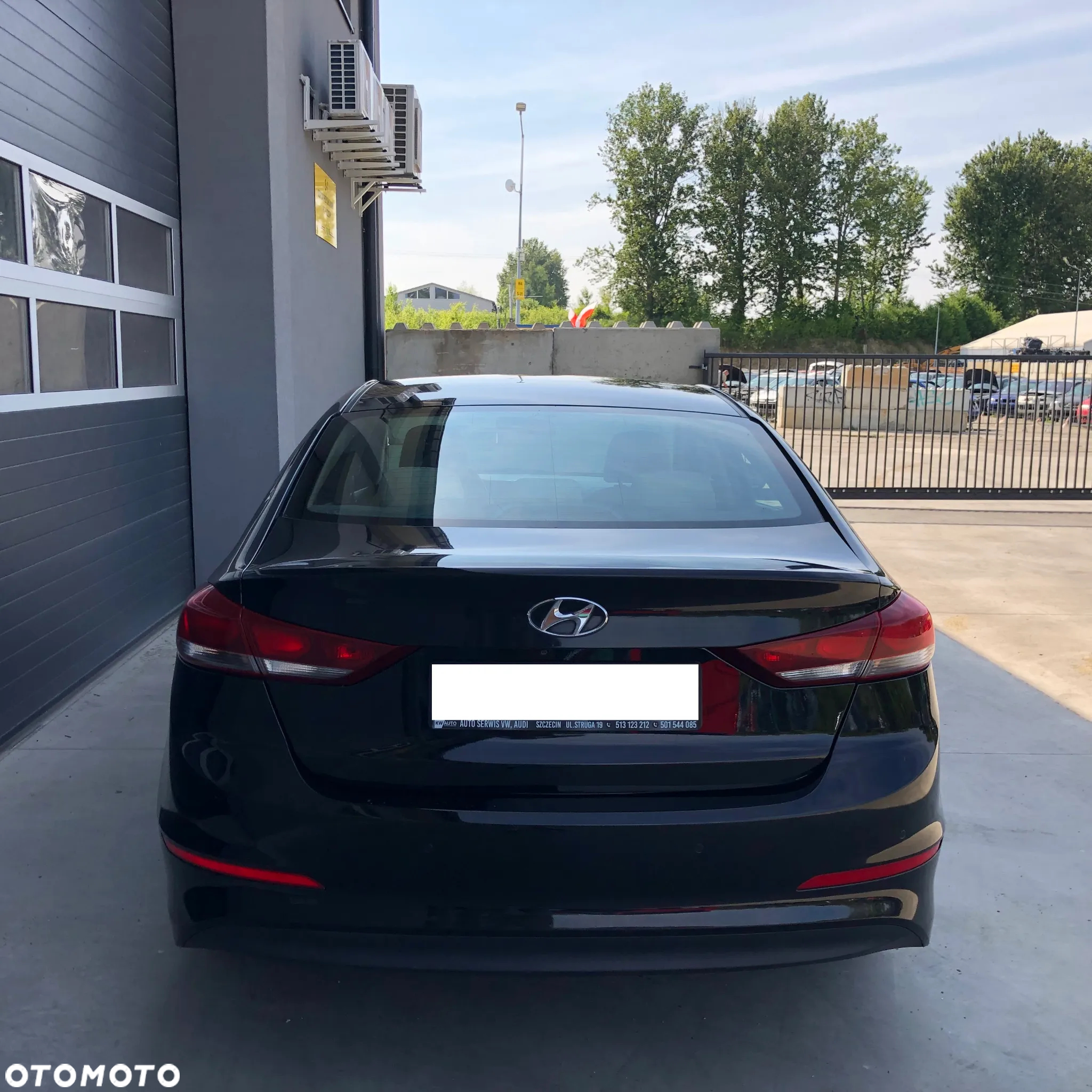 Hyundai Elantra 1.6 Comfort - 4