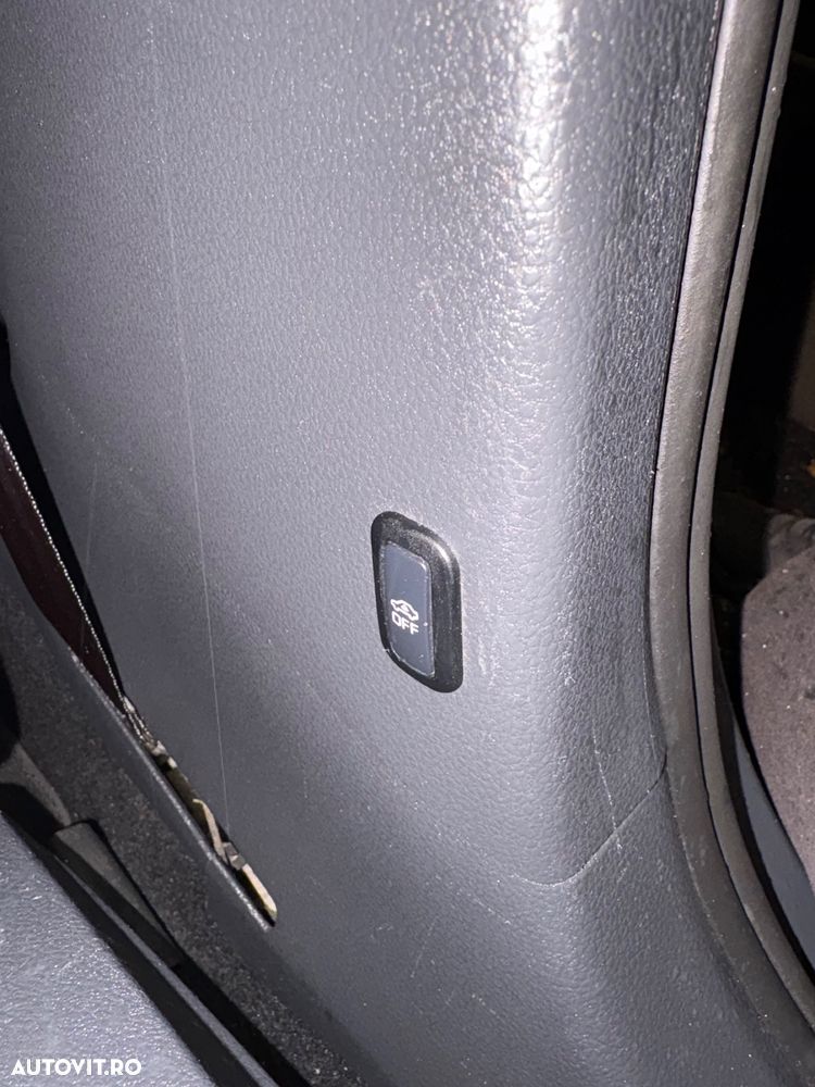 Volkswagen Golf 2.0 TDI (BlueMotion Technology) Comfortline - 25