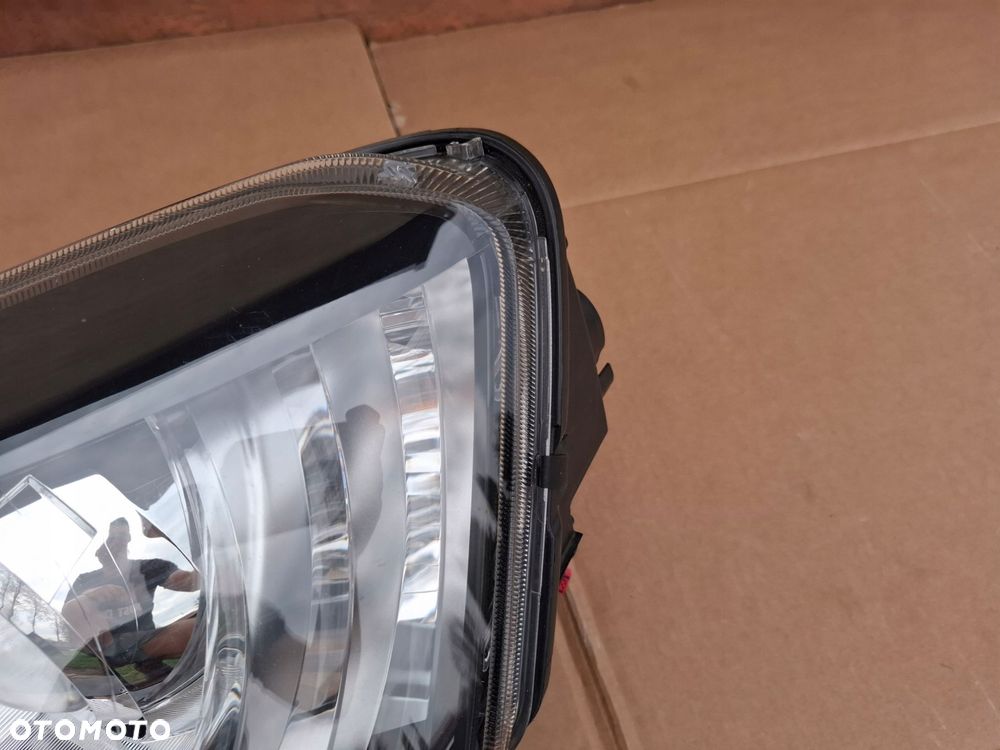 lampa przednia skoda yeti 5l lift xenon oryginał - 2