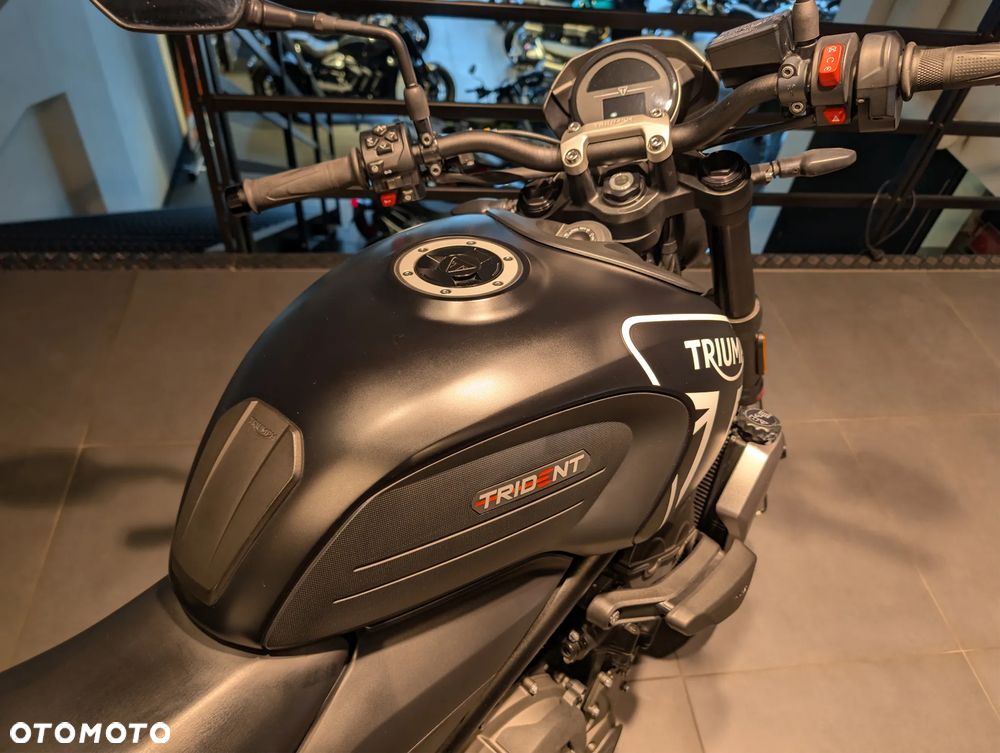 Triumph Trident - 5