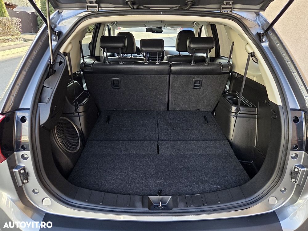 Mitsubishi Outlander 2.2 DI-D 4WD Automatik Diamant Edition+ - 23