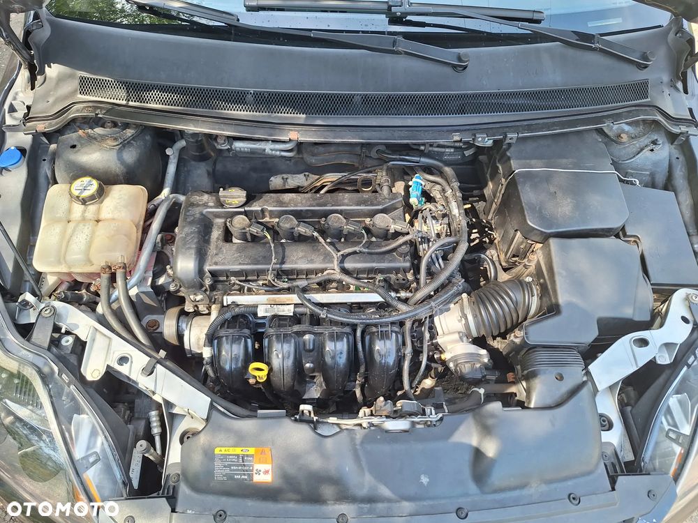 Ford Focus 1.8 FF Trend - 23