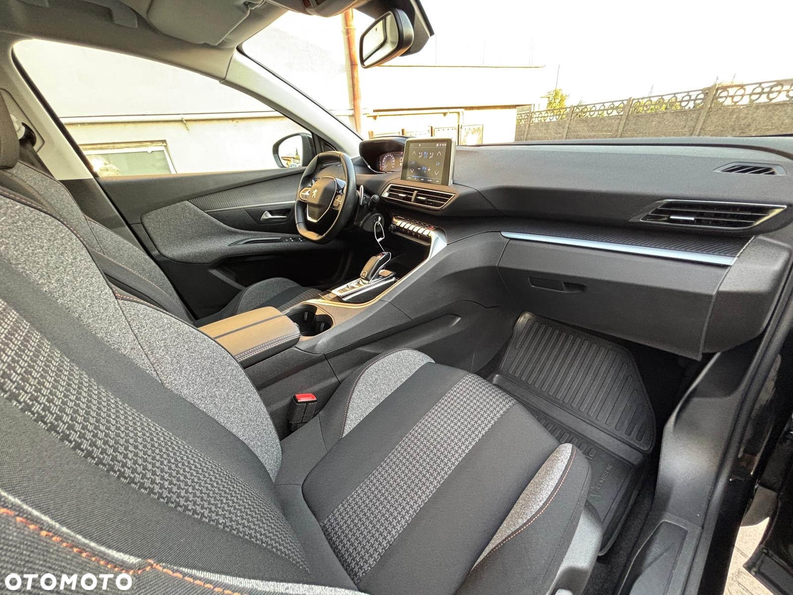 Peugeot 3008 1.2 PureTech Active S&S EAT6 - 26