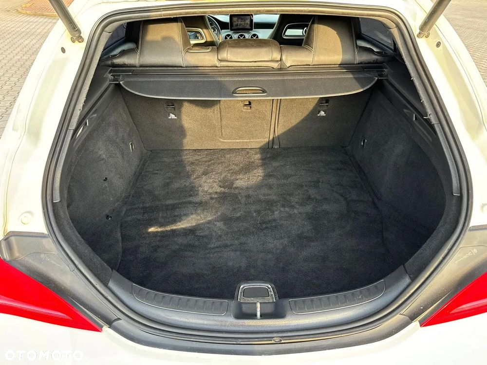 Mercedes-Benz CLA 220 (CDI) d AMG Line - 29
