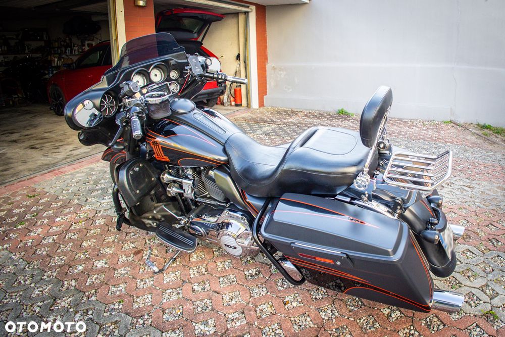 Harley-Davidson Touring Street Glide - 4