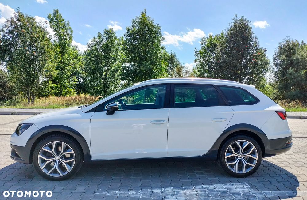 Seat Leon 2.0 TDI DPF Start&Stop DSG XCELLENCE - 4