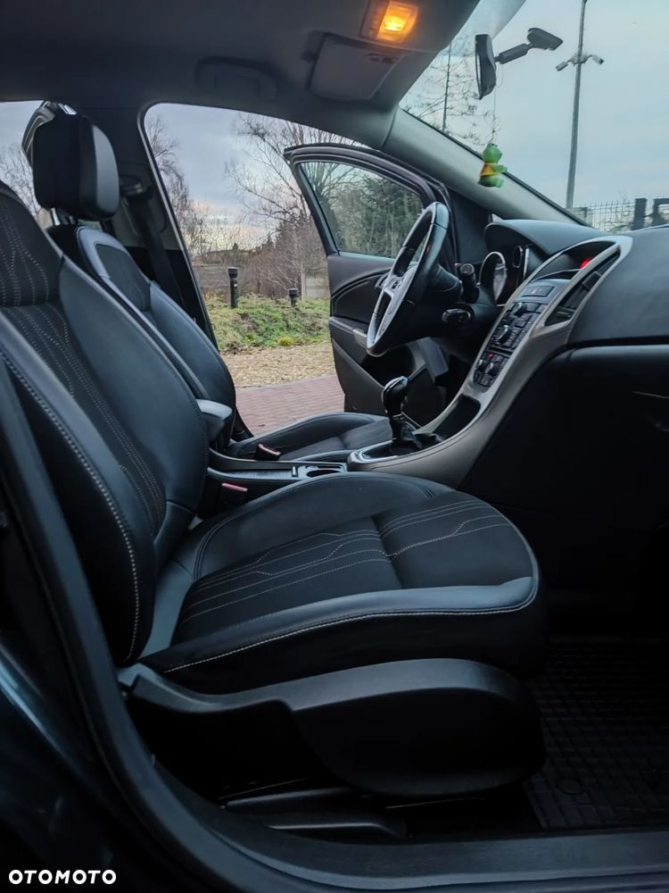 Opel Astra 1.4 Turbo 150 Jahre - 18